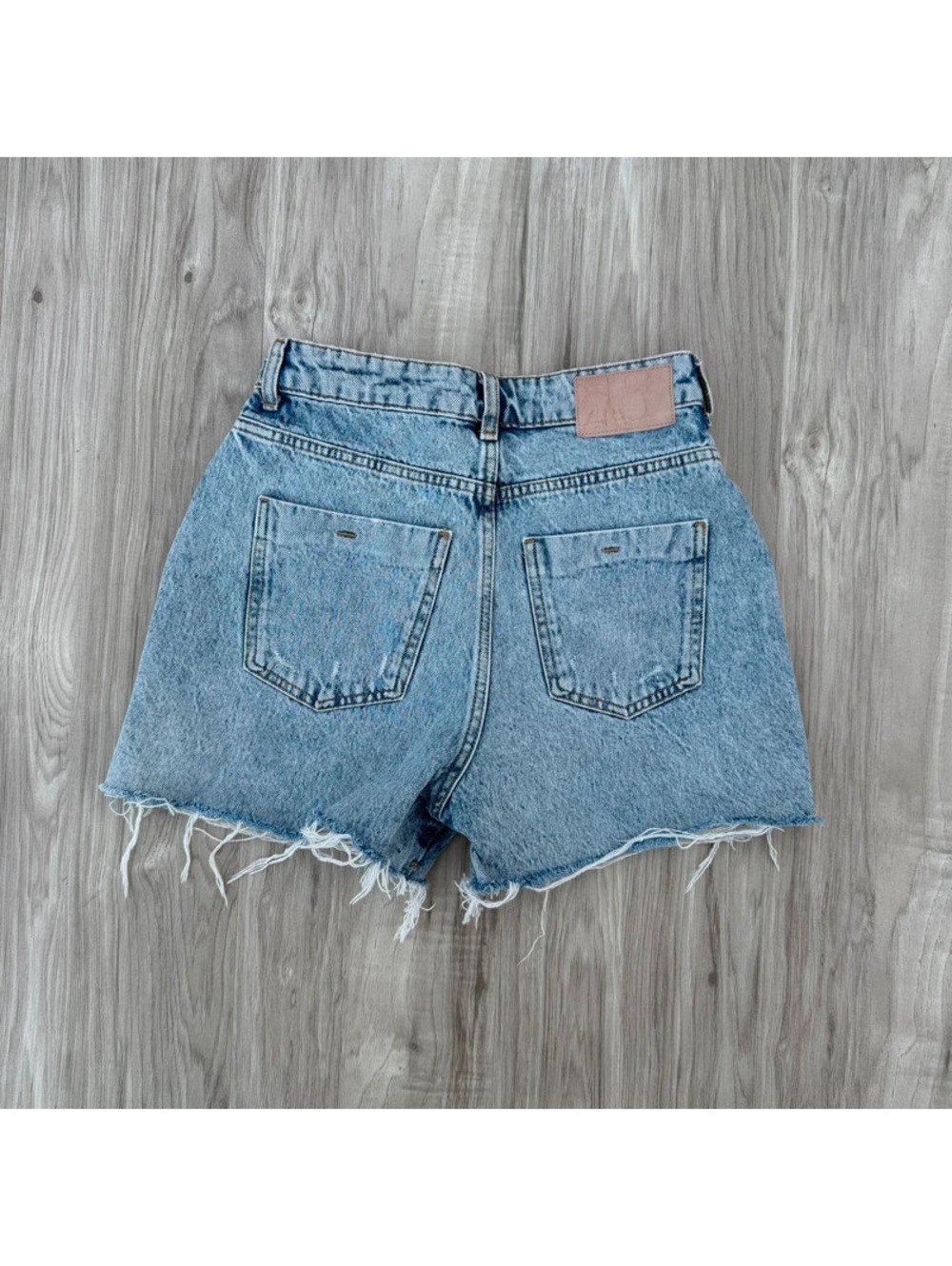 Zara high-rise distressed denim shorts - Picture 5 of 6